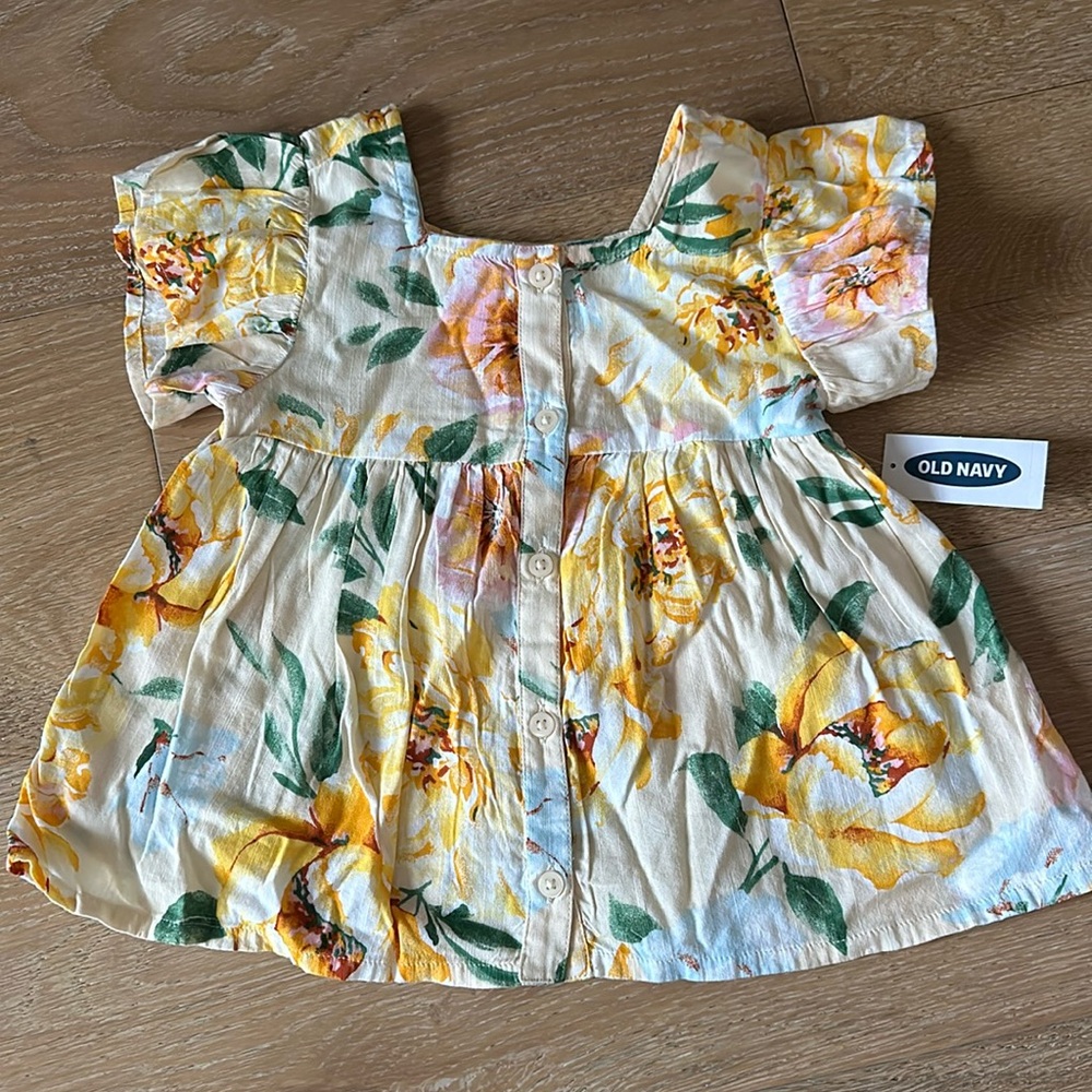 ***NEW*** floral toddler top with ruffled sleeves